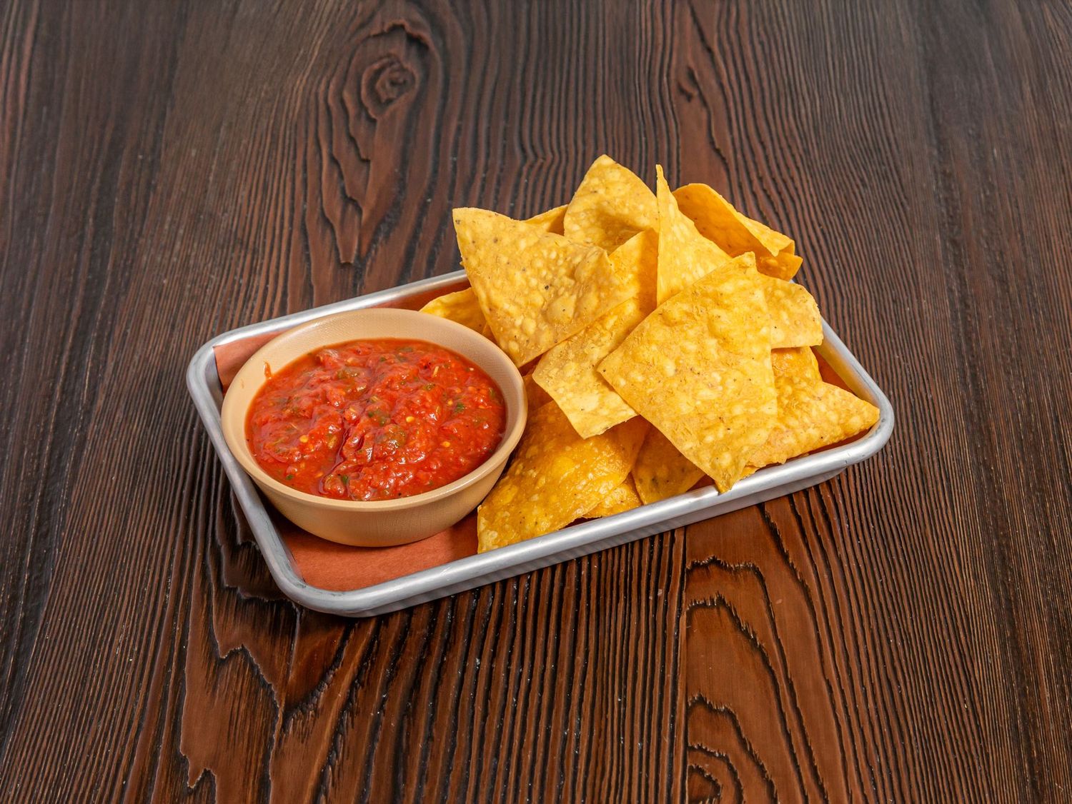 SALSA ROJA & CHIPS