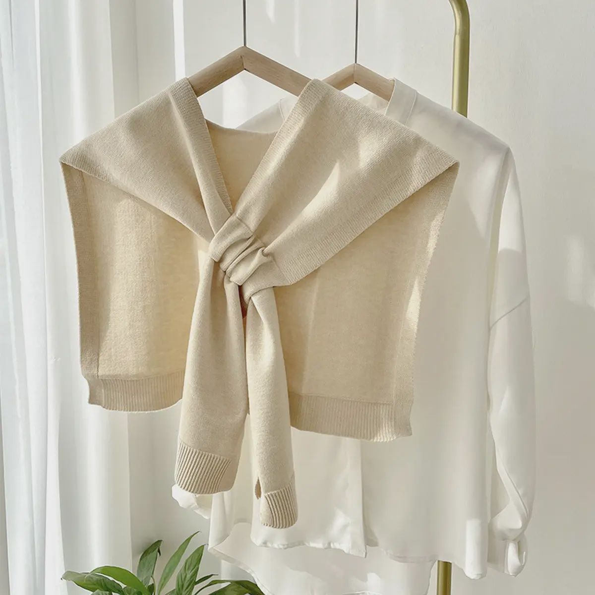 Knitted Knotted Shawl, Colour: Apricot