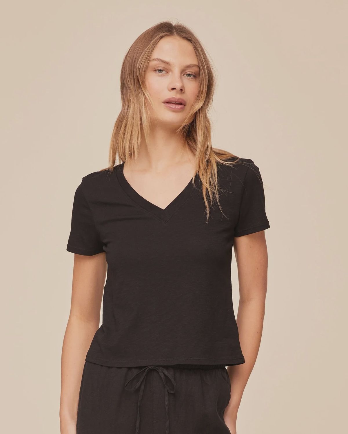 V Neck Tee SS26, Colour: BLK, Size: XS