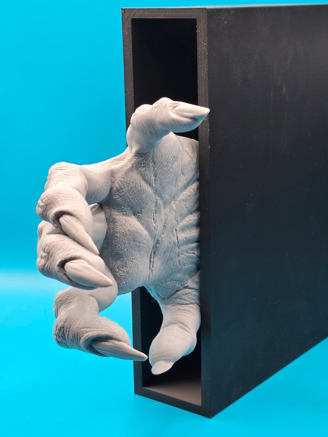 Buchstütze Zombiehand