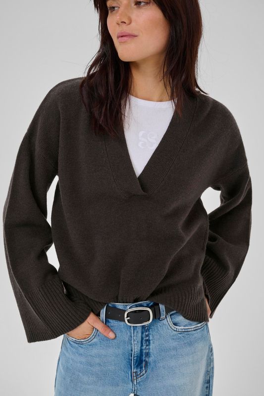 Huxi V-Neck | Espresso