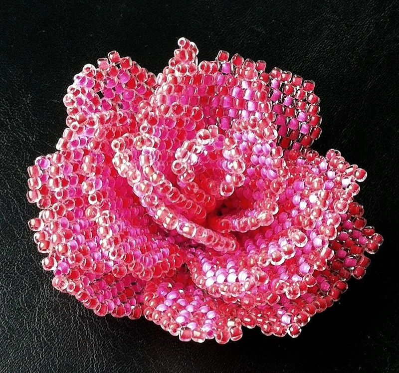 Pattern with photos for peyote beaded rose - how to bead a rose - Rose schema for advanced beaders