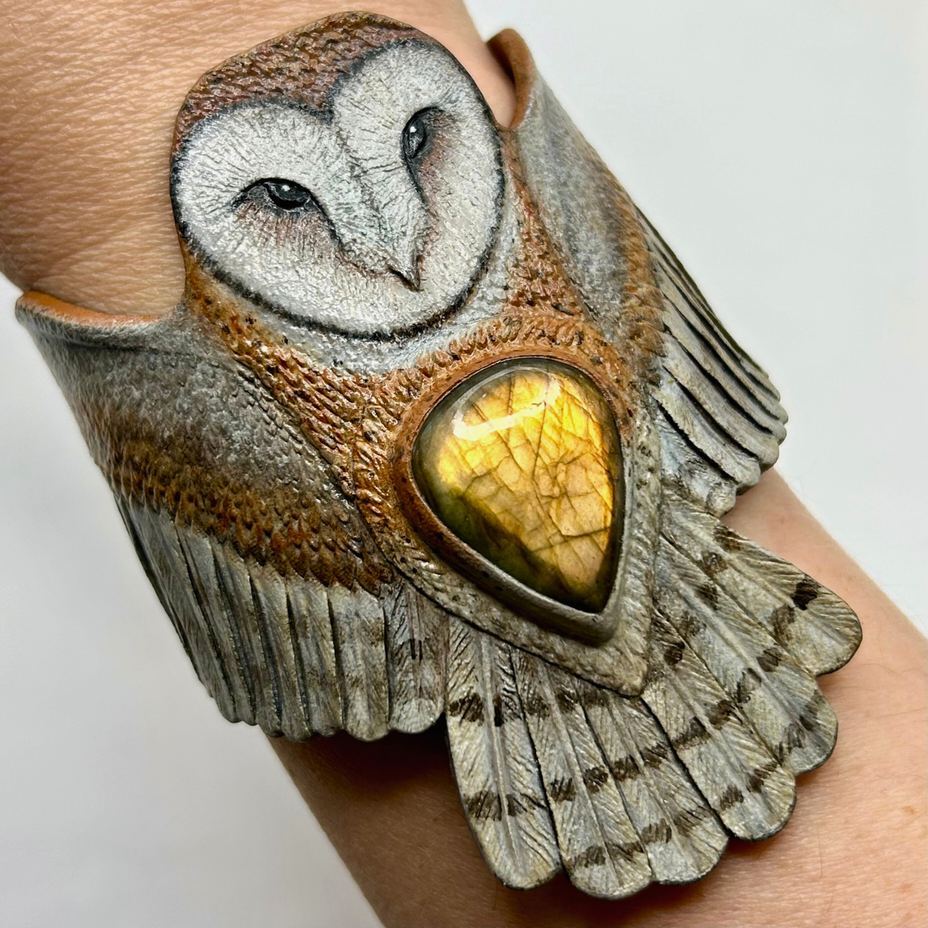 Tooled leather barn owl bracelet - Hand tooled and hand painted leather owl cuff bracelet with golden labradorite cabochon - Artisan jewelry by GemsPlusLeather
