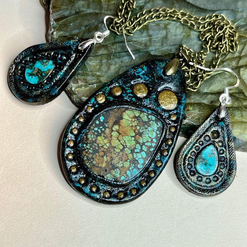 Handmade Boho set of tooled leather pendant and earrings with natural Hubei turquoise - exclusive jewelry by GemsPlusLeather
