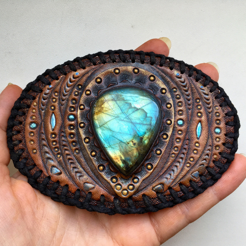 Hand tooled leather belt buckle with labradorite cabochon - Original gift for her - Artisan accessories