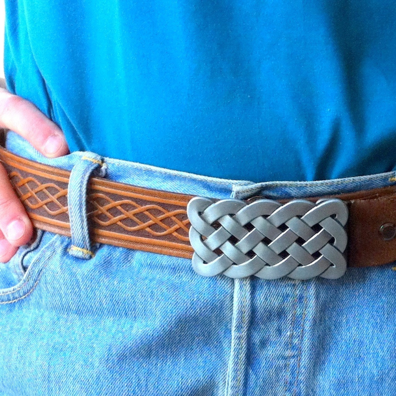 Hand tooled leather belt with Celtic knot ornaments - Hand carved custom made belt with Celtic buckle - Exclusive accessories by GemsPlusLeather