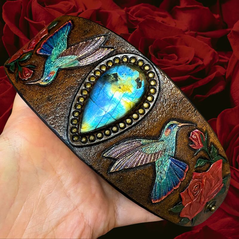 Tooled leather hummingbird bracelet - Hand painted leather cuff bracelet with labradorite cabochon and hummingbirds with iridescent sheen
