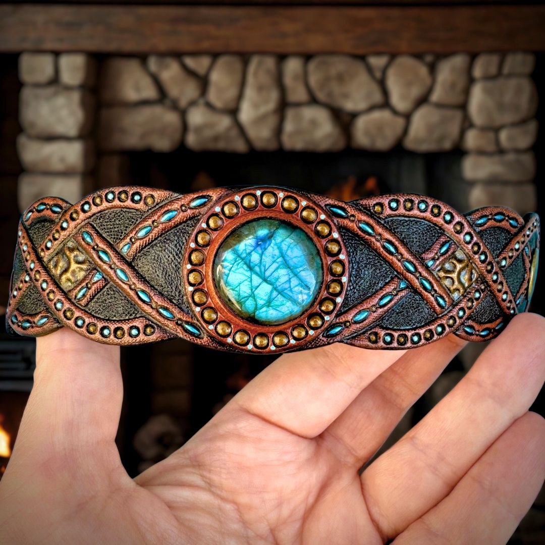 Tooled leather bracelet with blue labradorite