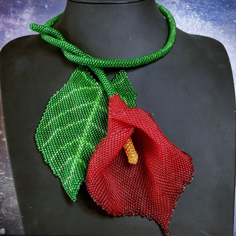 Pattern with photos for beaded calla lily floral necklace on a wire - Beading supply for advanced beaders