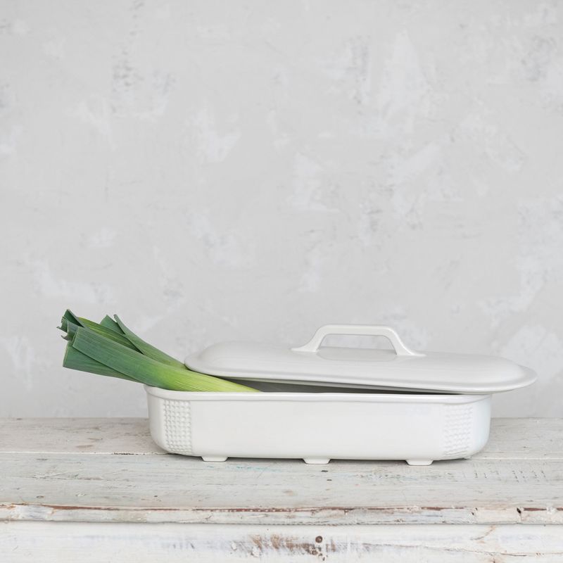 2 Quart Stoneware Baking Dish w/ Lid
