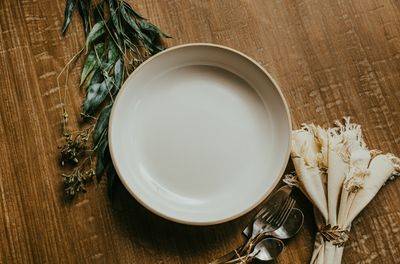 Isabella White Serving Bowl
