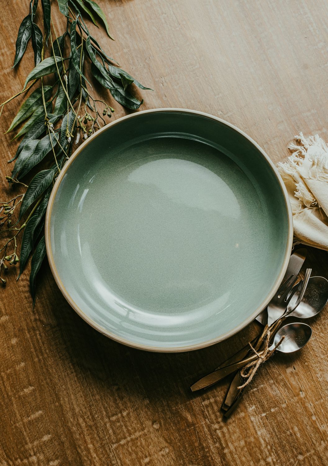 Araucana Green Serving Bowl