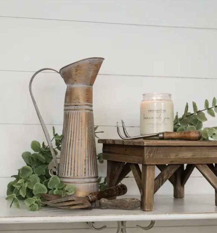 16.5" Vintage Grand Pitcher