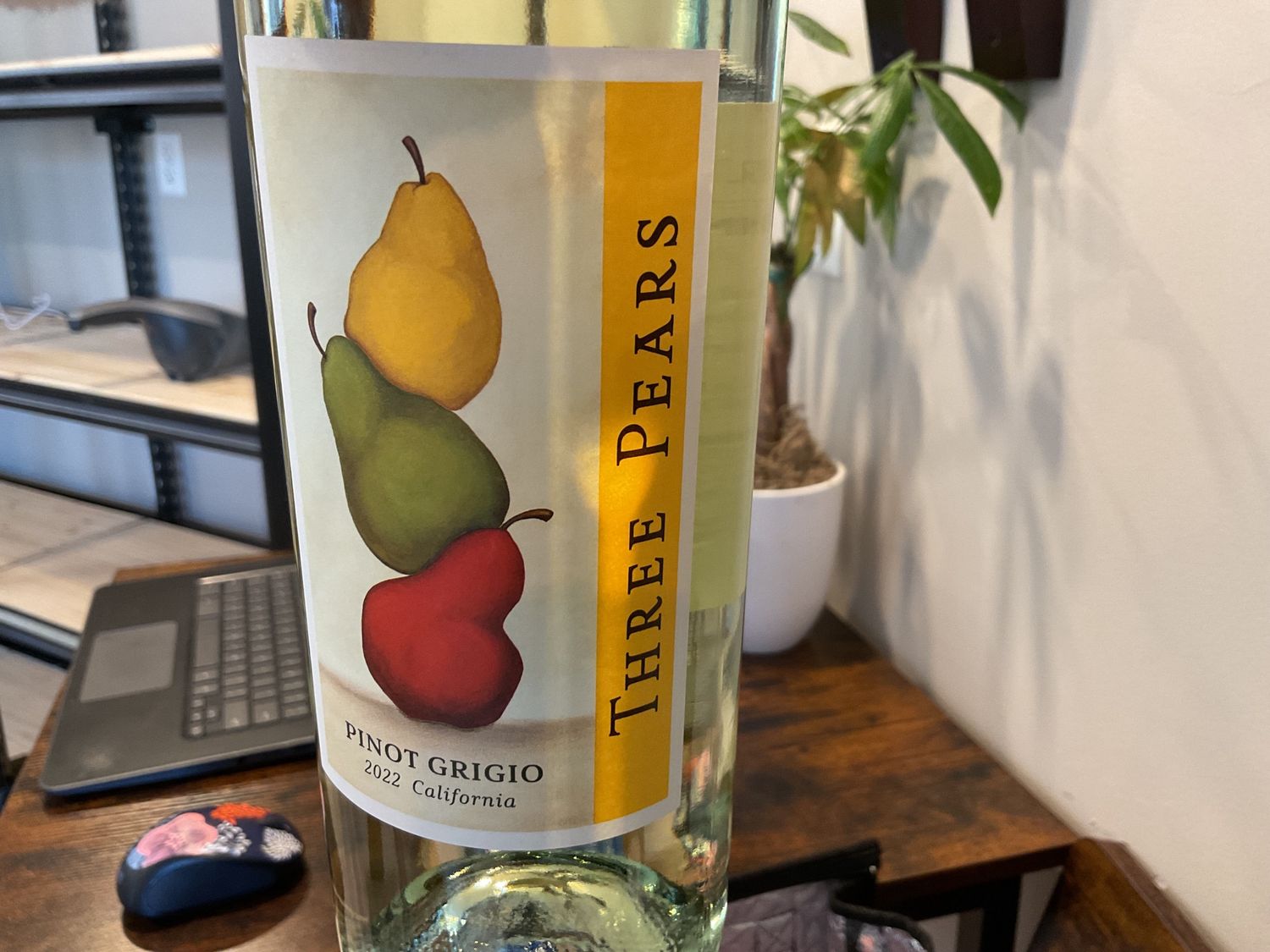 THREE PEARS PINOT GRIGIO 750ML