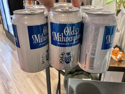 OLD MILWAUKEE LT 6PK CAN