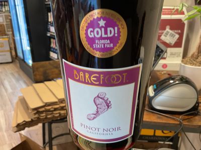 BAREFOOT PINOT NOIR 1.5L