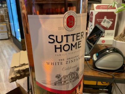 SUTTER HOME WHITE ZINFANDEL 1.5