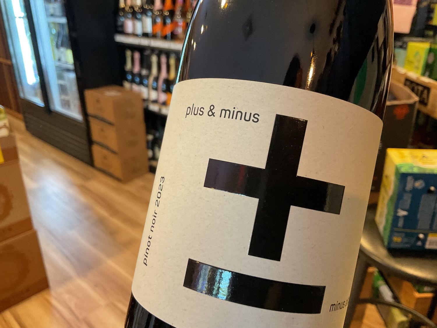 PLUS &amp; MINUS PINOT NOIR 750ml