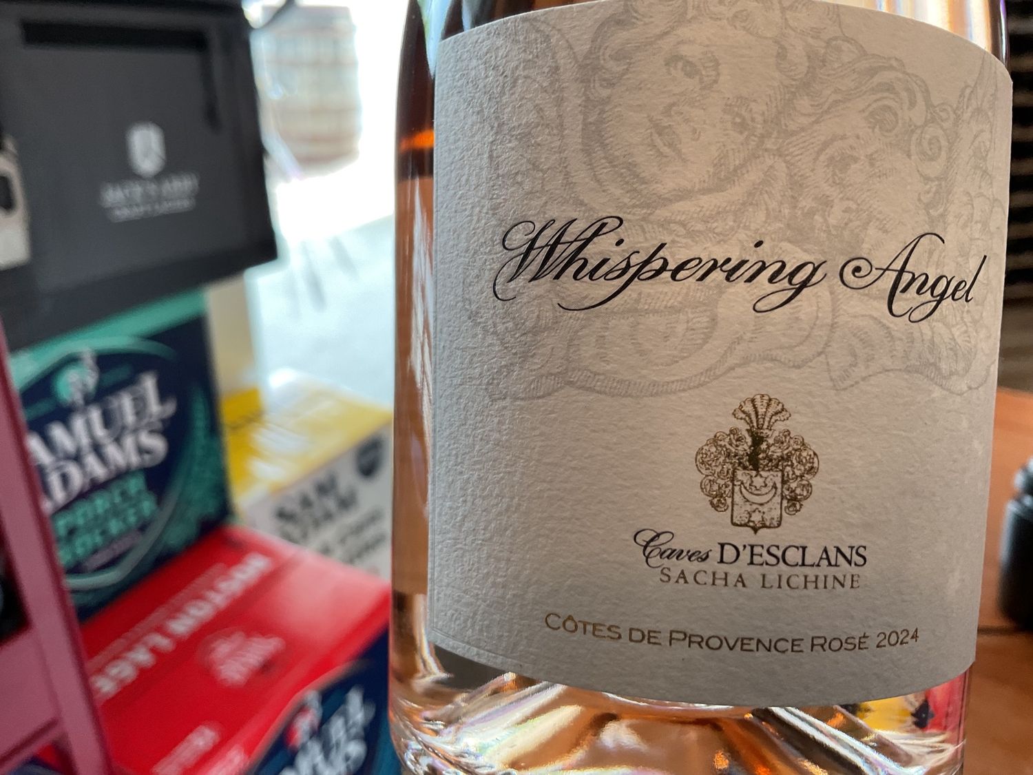 WHISPERING ANGEL 375ml