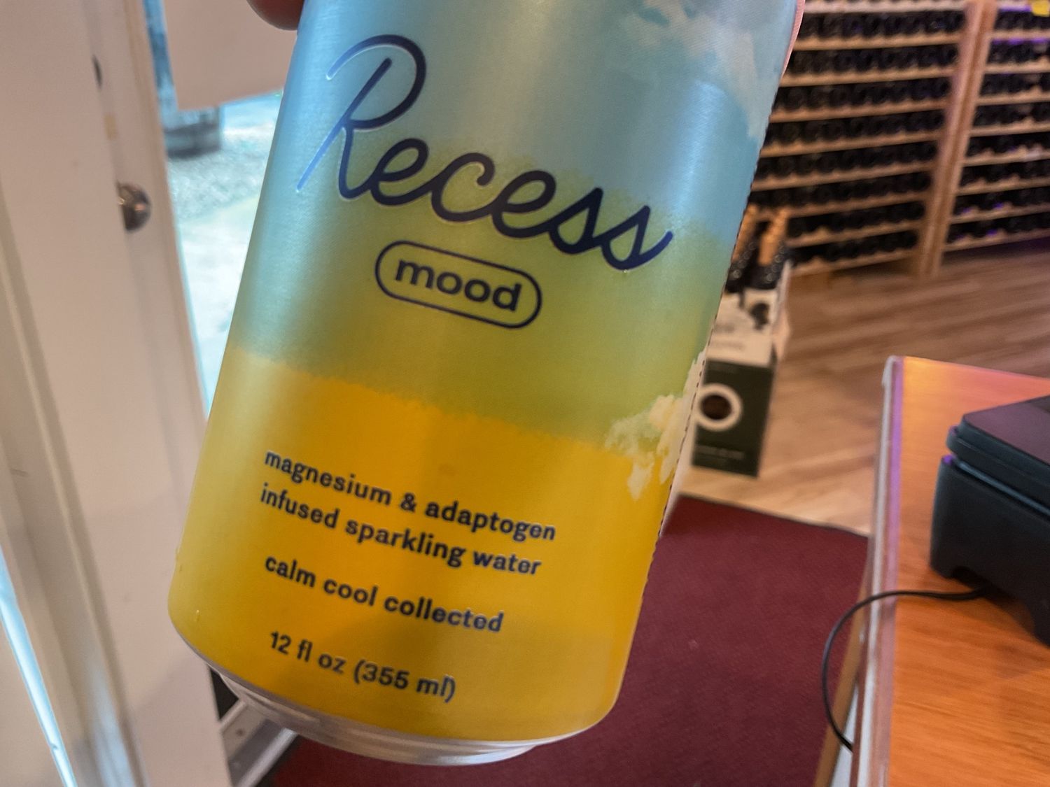 Recess tropical single