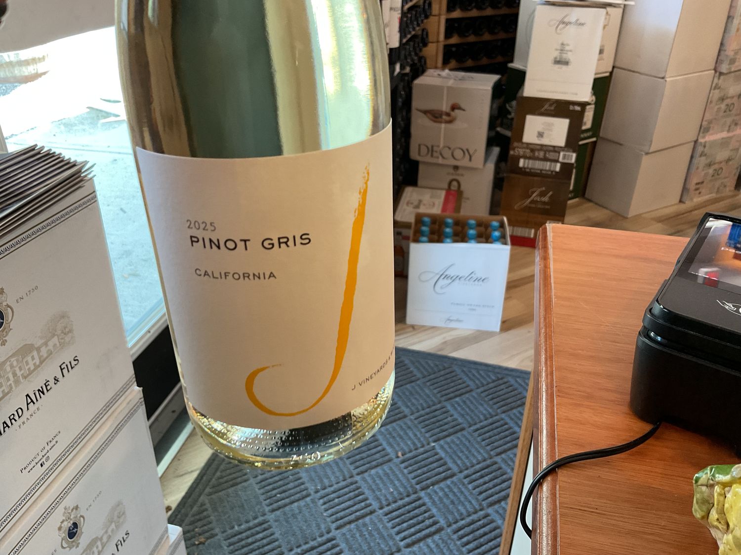 J VINEYARD PINOT GRIS 750ml
