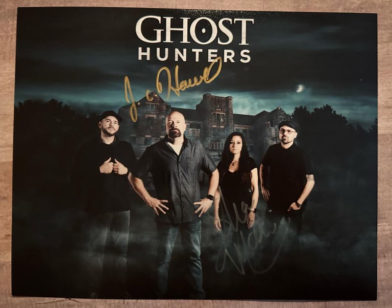 Ghosthunter Autographed Photo (Jason Hawes and Shari DeBenedetti)