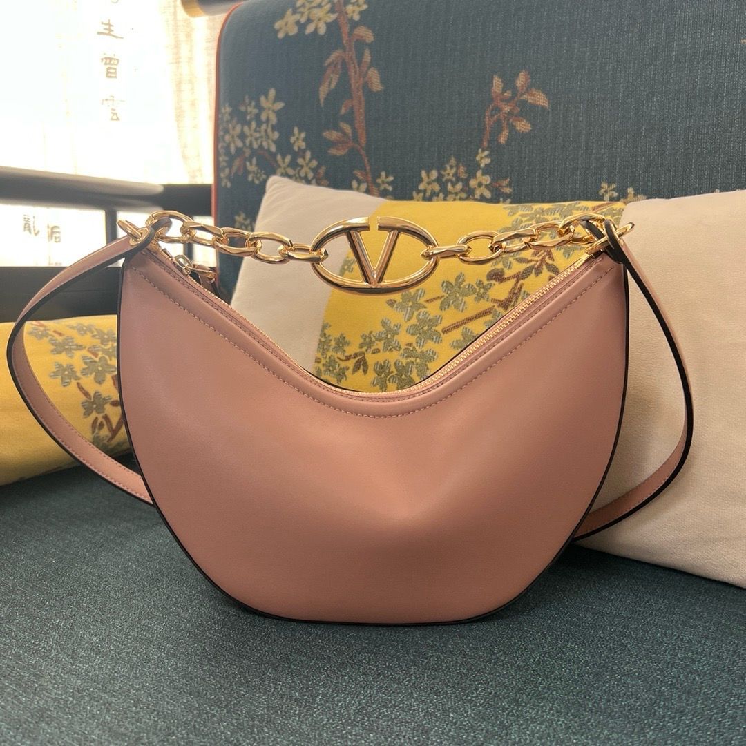 Valentino Vlogo Moon