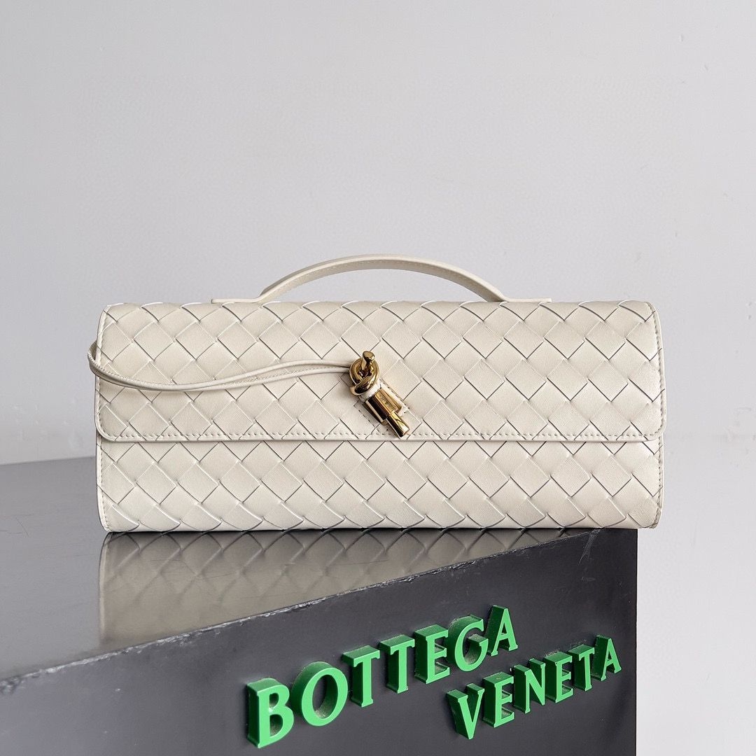 Bottega Veneta Andiamo Clutch