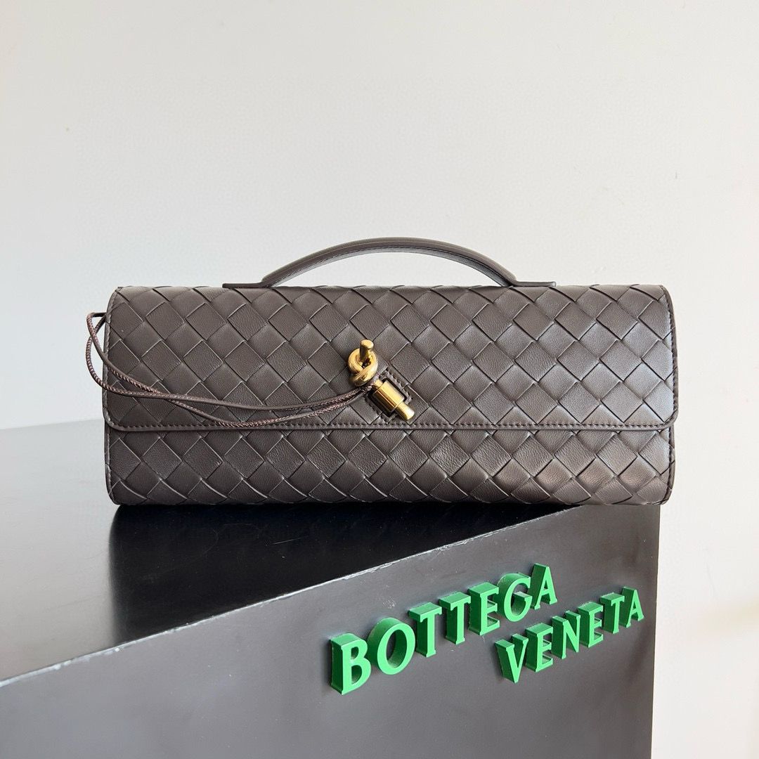 Bottega Veneta Andiamo Clutch