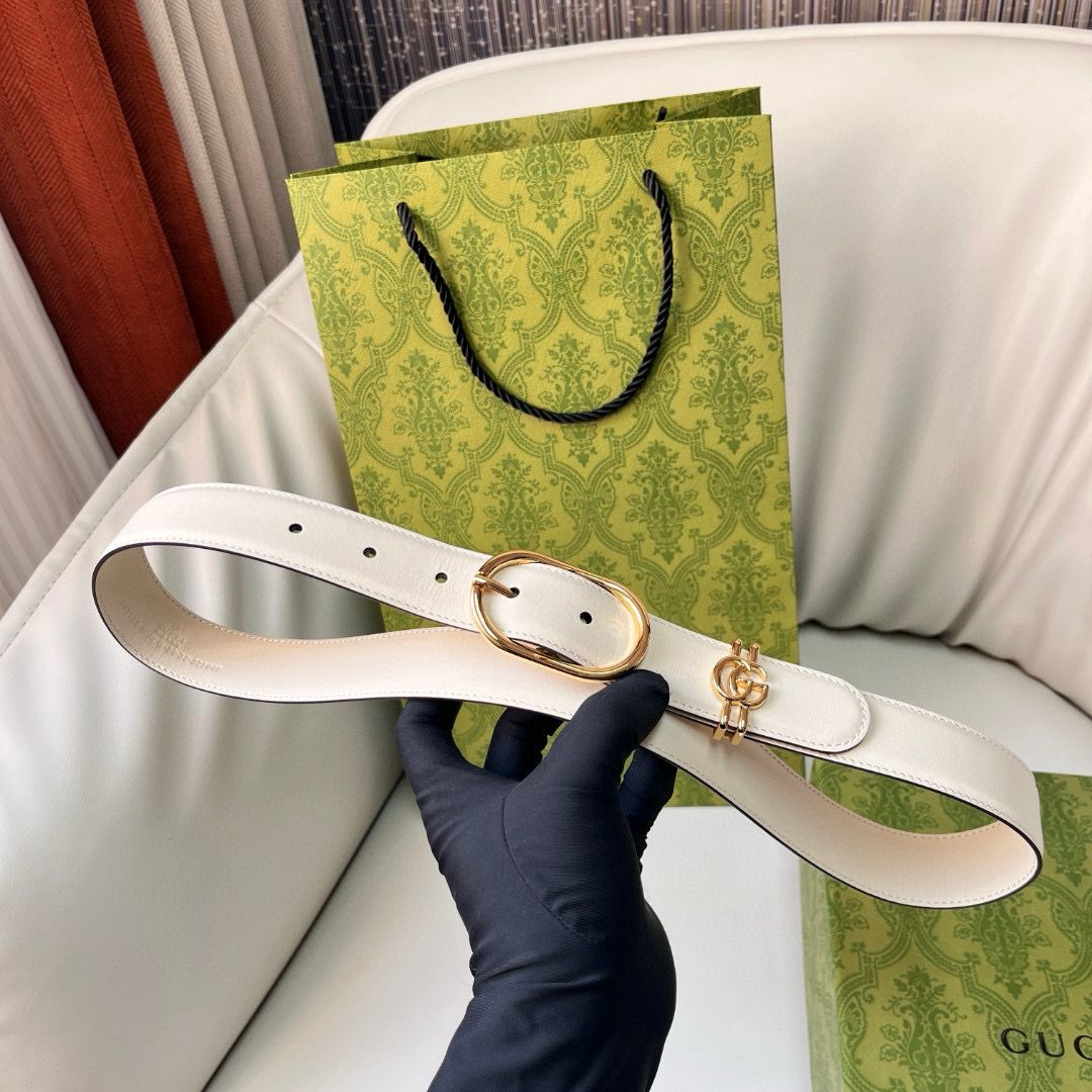 Gucci With Oval Buckle Belt