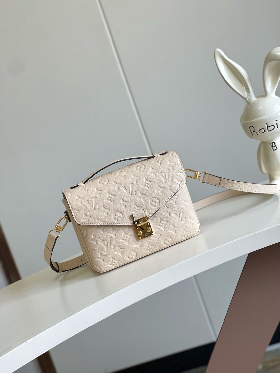 Louis Vuitton Pochette Metis