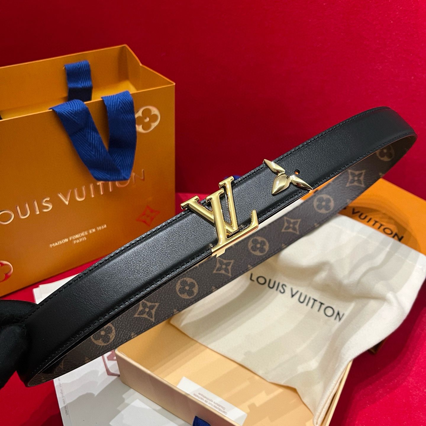 Louis Vuitton Pretty Lv 30 mm Reversible Belt