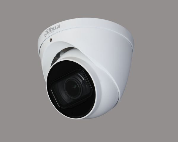 Cámara Dahua domo 4k y óptica varifocal motorizada