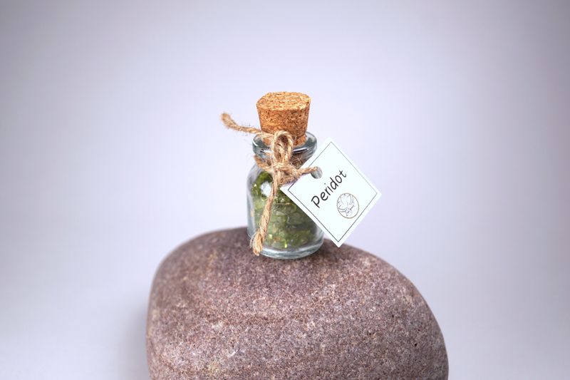 Peridot- Edelsteinfläschchen - AA-Quallität
