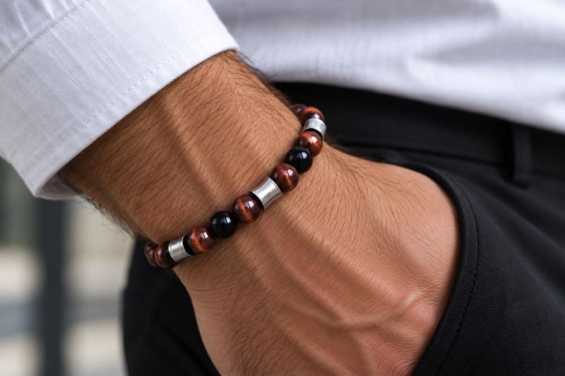 PREMIUM COLLECTION Armband Rotes Tigerauge & Onyx | Leidenschaft & Stärke