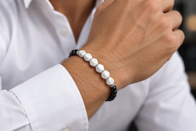 PREMIUM COLLECTION Armband Howlith & Onyx | Gelassenheit & Stärke