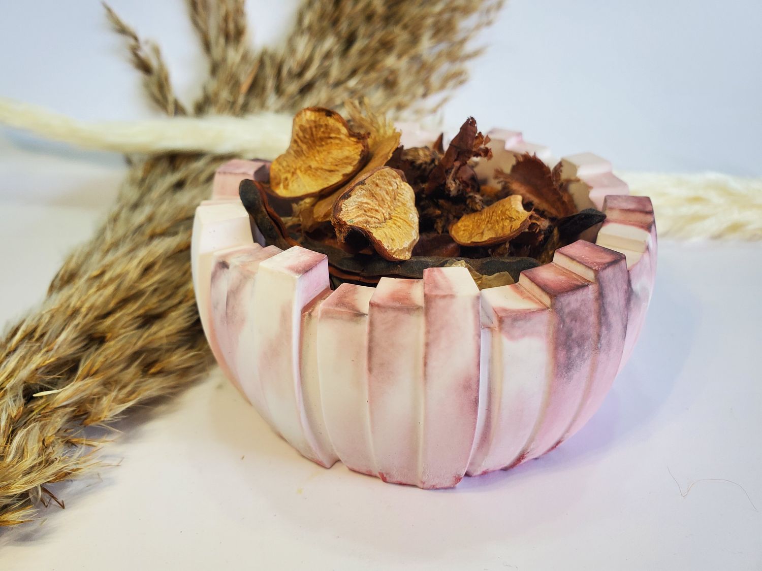 Dish Irregular vertical bar - Dusky Pink marble effect