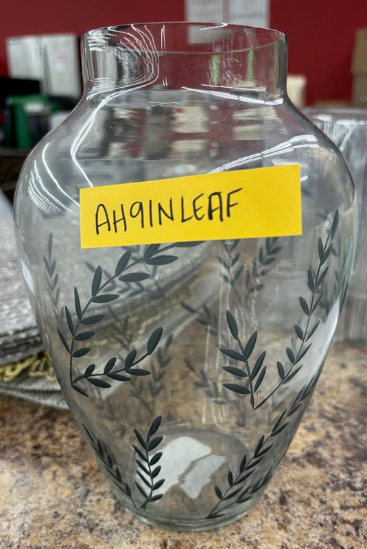 GLASS VASE