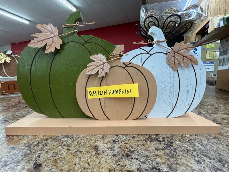 WOODEN PUMKINS