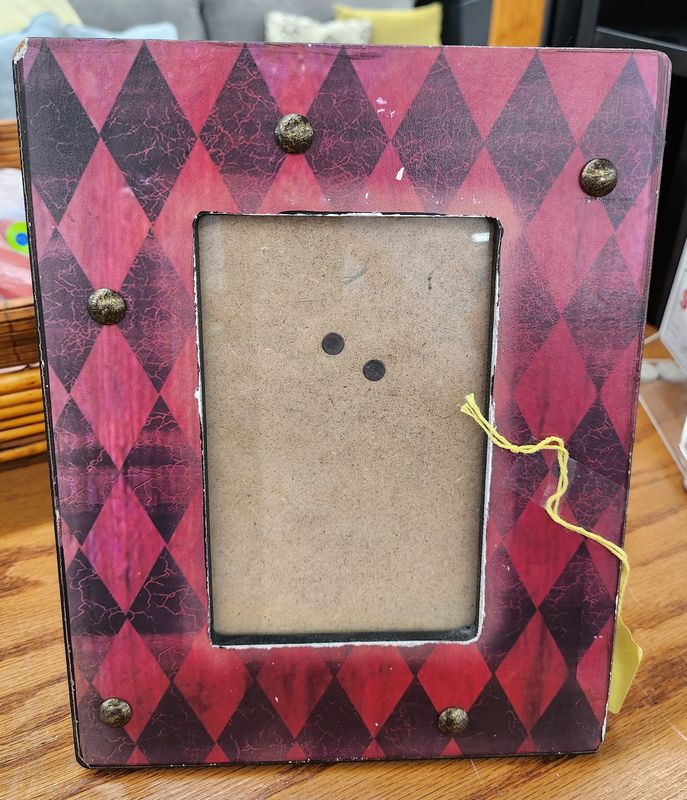 PICTURE FRAME