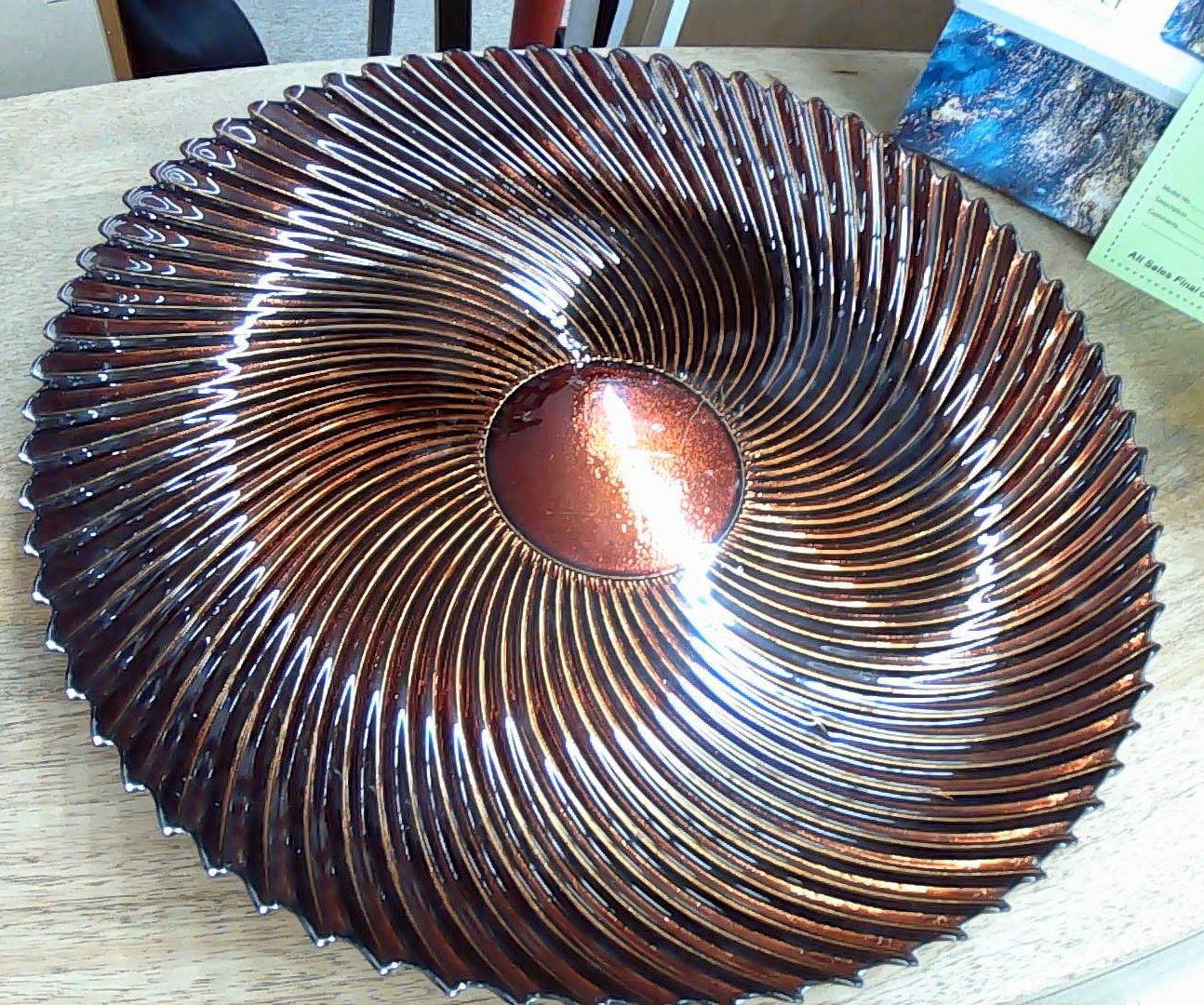 DECORATIVE PLATE