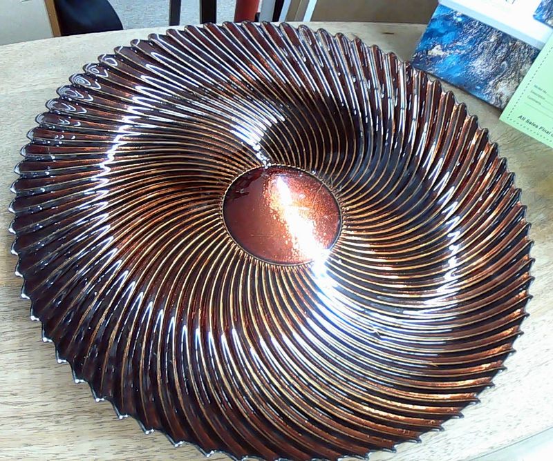 DECORATIVE PLATE