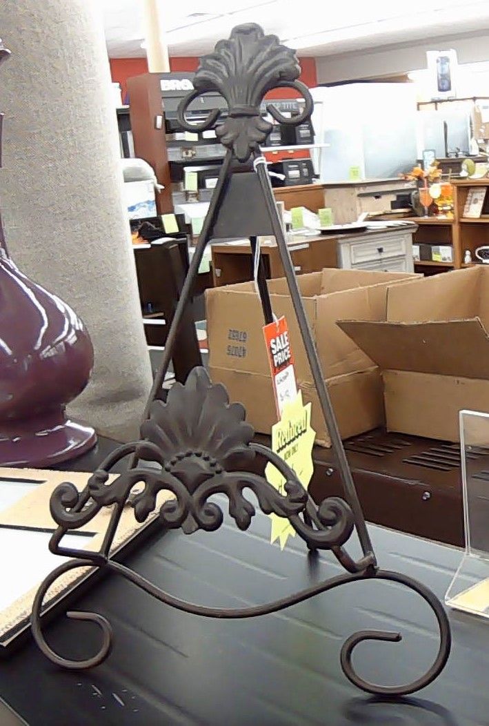 METAL EASEL
