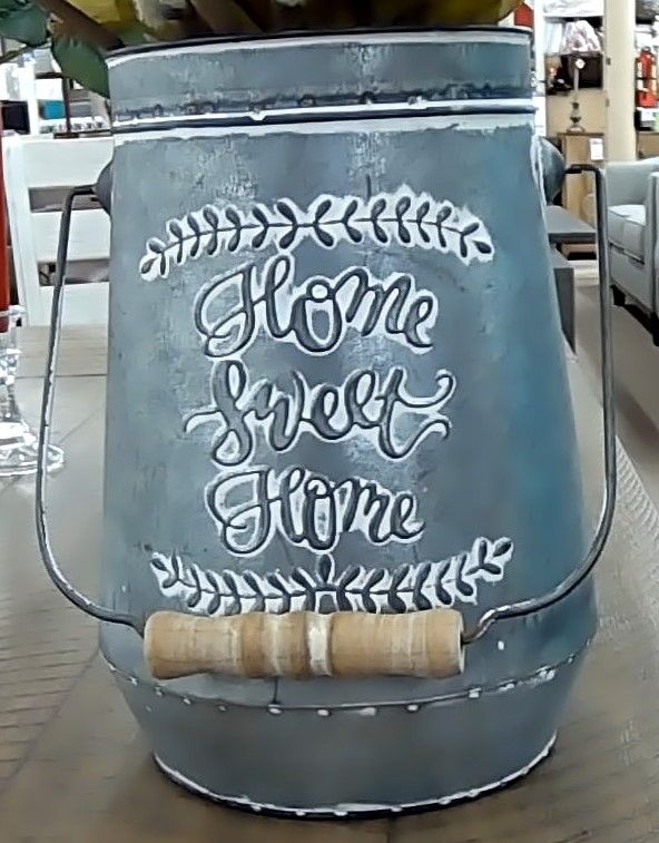 BUCKET VASE