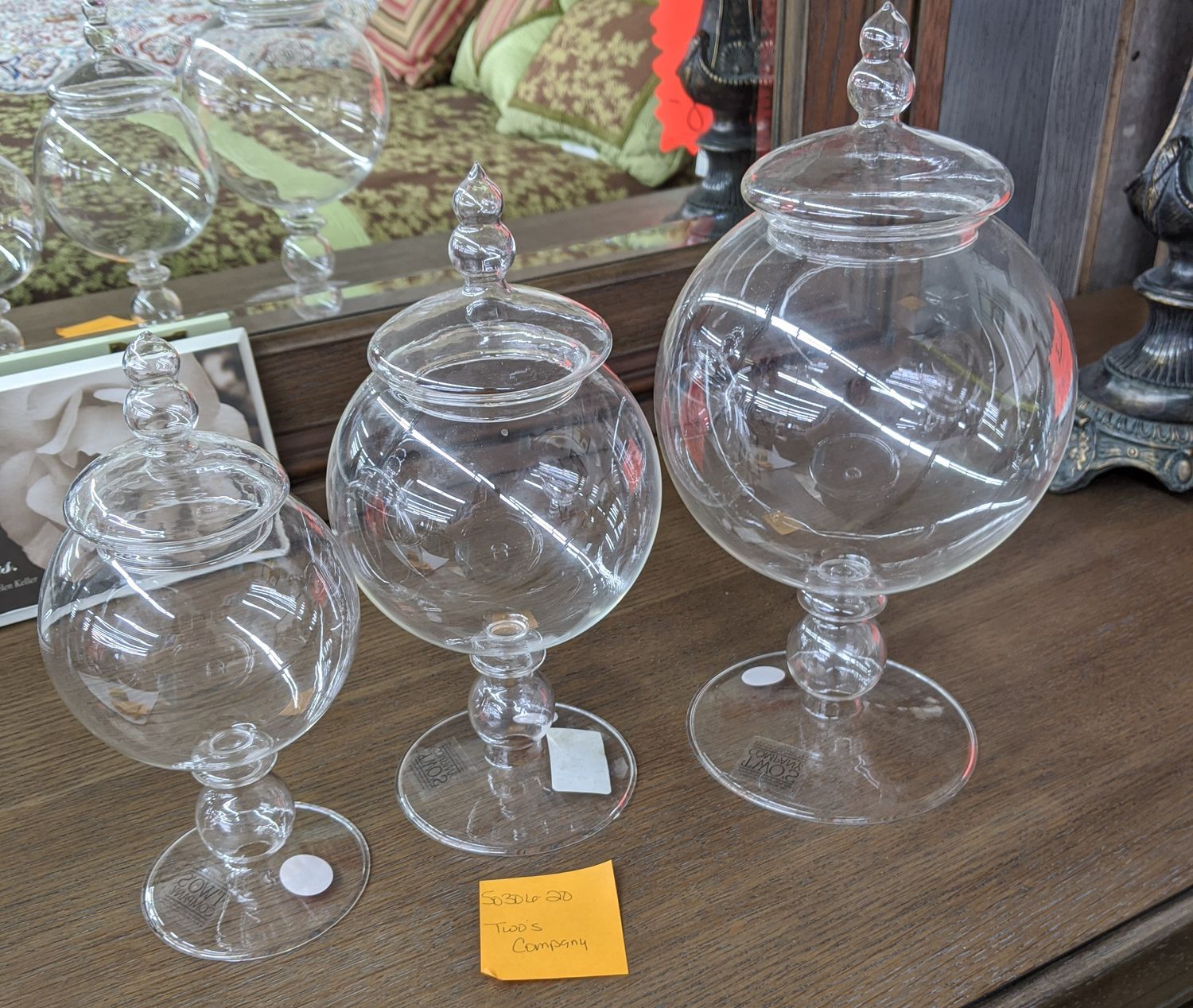 GLOBE JARS W/ LIDS