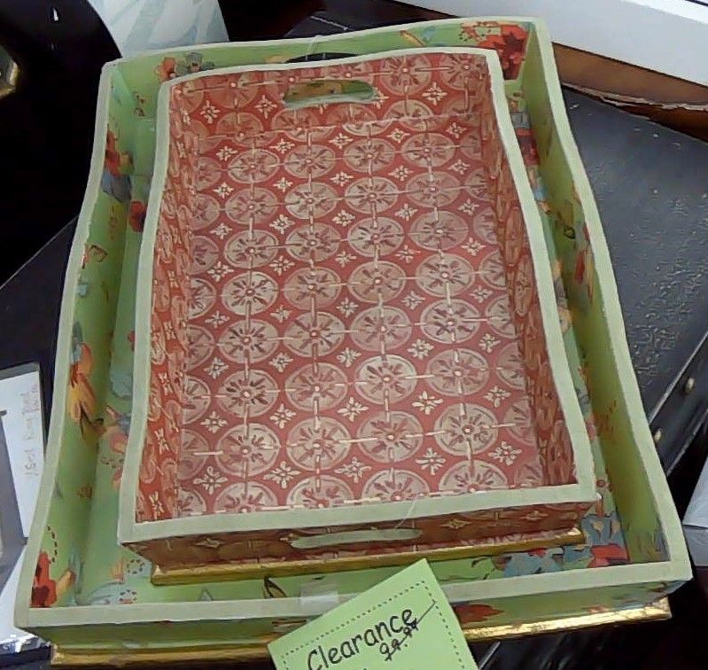 TRAY