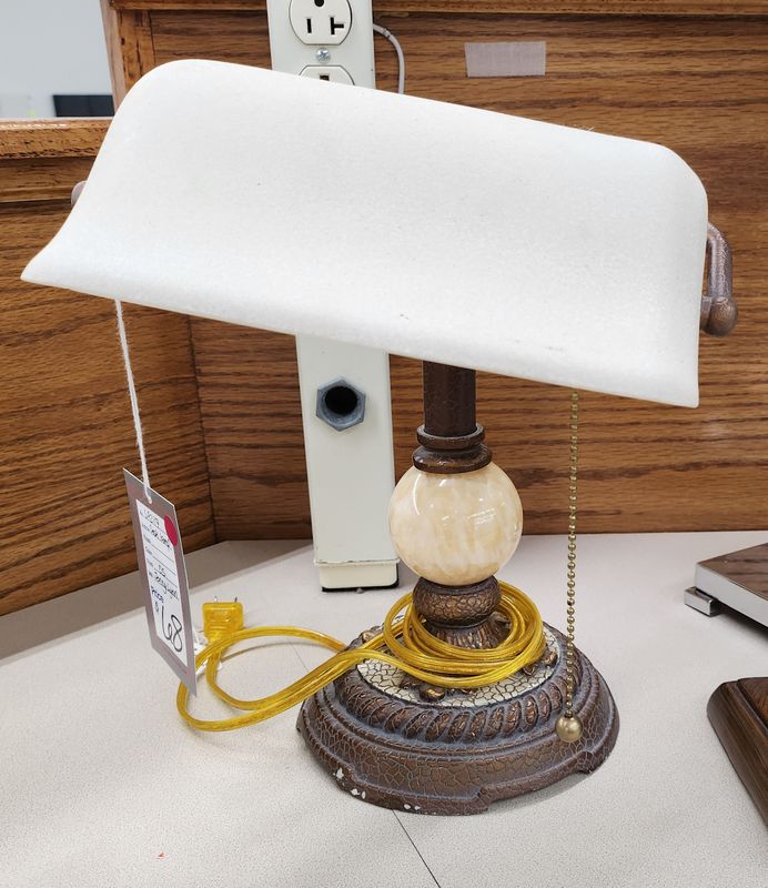 DESK LAMP