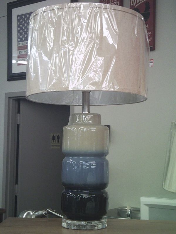 TABLE LAMP
