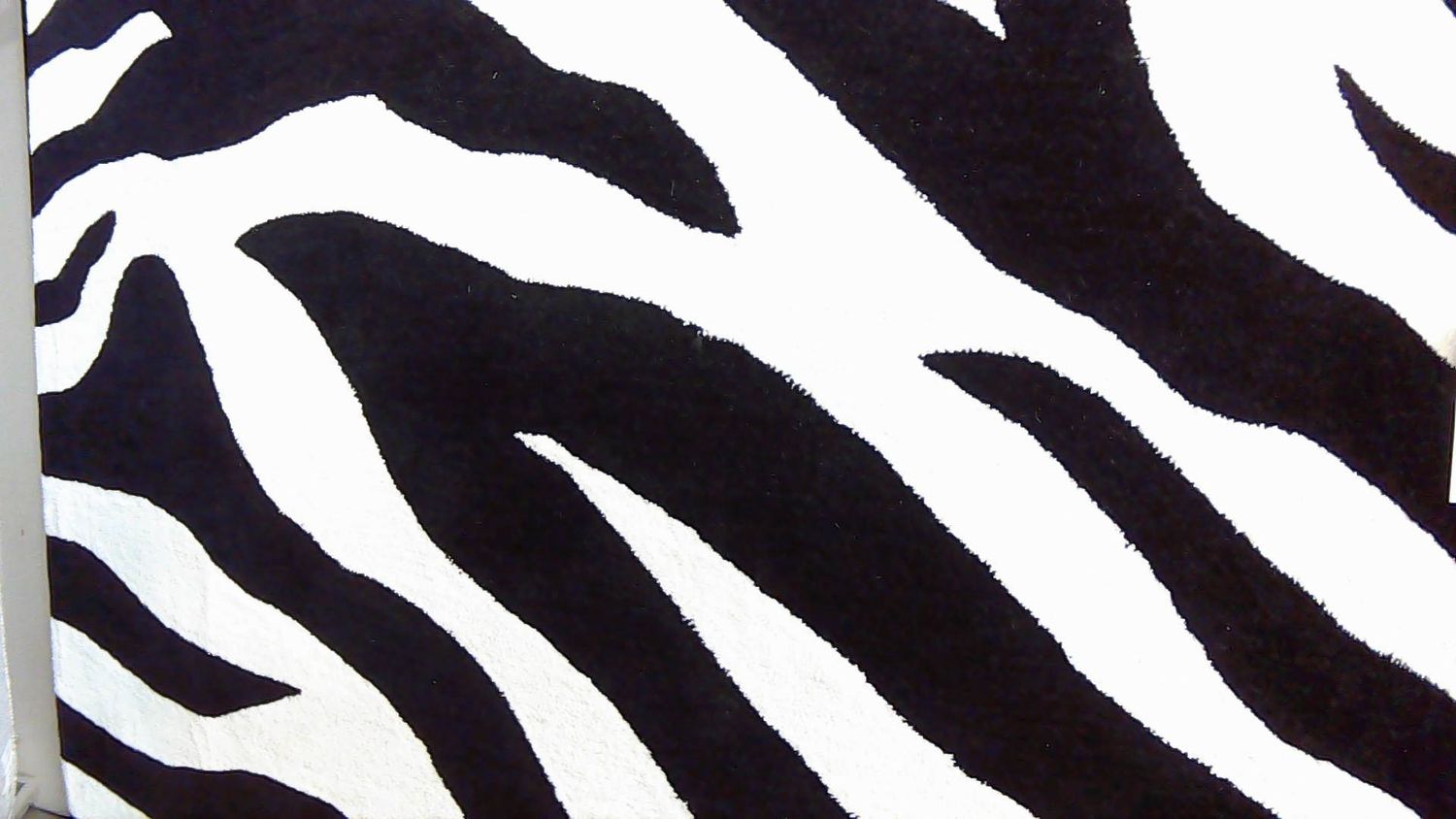 Aloft Black / 5' by 7'6"