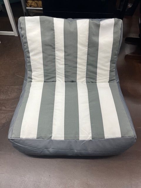 BEAN BAG LOUNGER